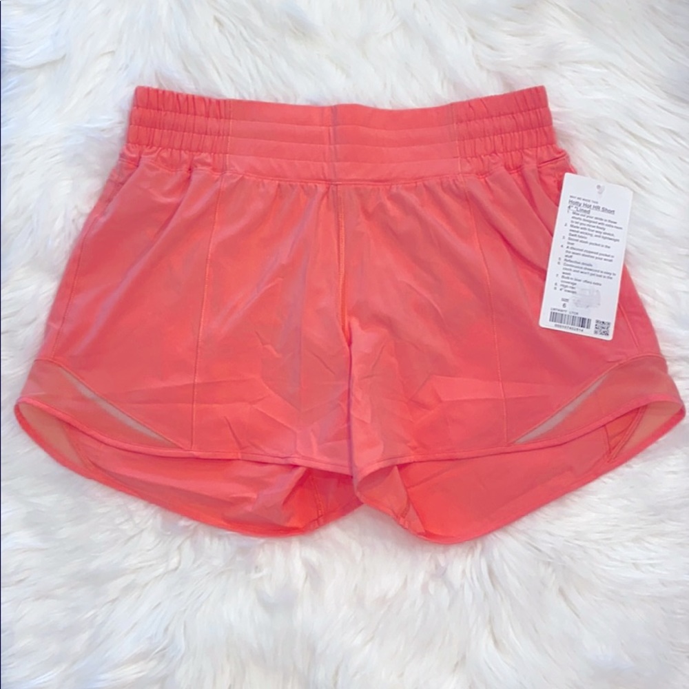 🍑Hotty Hot short NWT HR Light Coral sz 6 4" 🍑